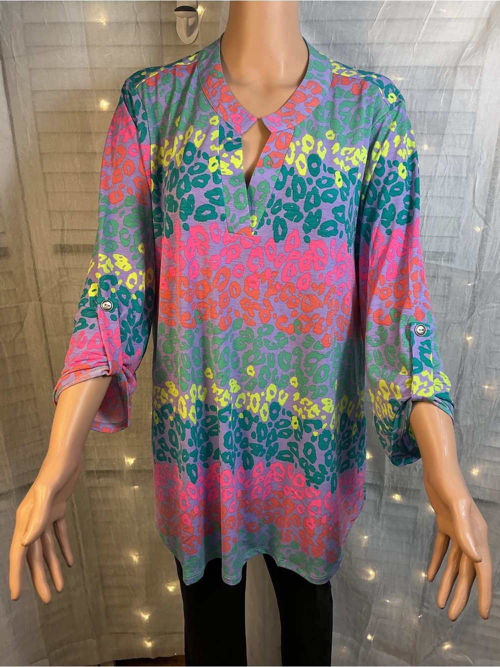 Dear Scarlett Women’s Vibrant Multicolor Leopard Print Tunic Top